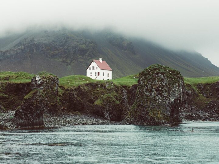 Do kogo należą Wyspy Owcze – historia i geografia