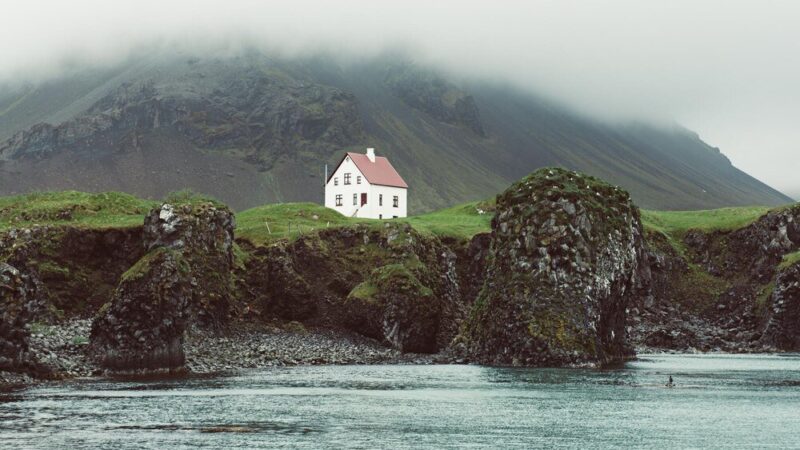 Do kogo należą Wyspy Owcze – historia i geografia