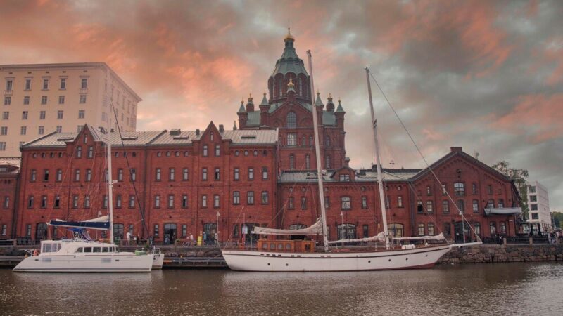 Co zjeść w Sztokholmie – przewodnik kulinarny